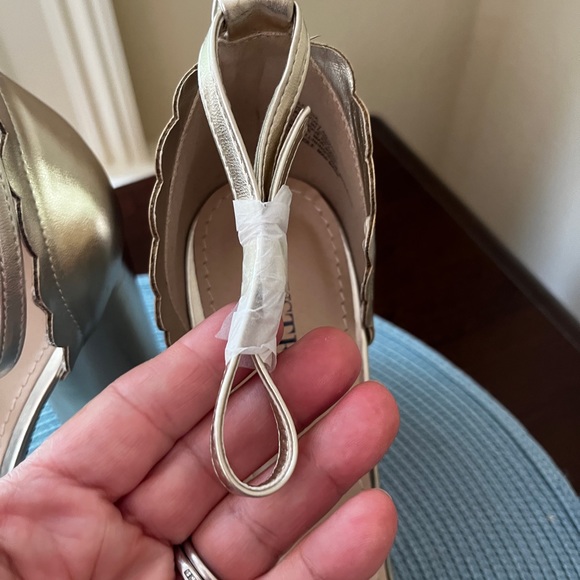 New! Never worn JustFab Gold Aleecia Chunky Heeled Sandals - Picture 7 of 13